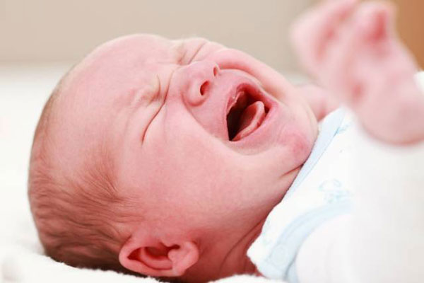 ağlayan bebekler için emzik sağlıklımı ile ilgili görsel sonucu